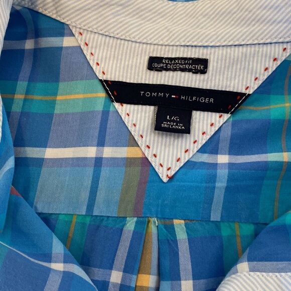 Like New Tommy Hilfiger Buttons Down Relaxed Fit Shirt - Picture 2 of 5